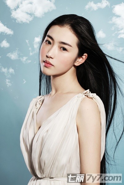 <em>头发掉</em>的<em>厉害</em>怎么办? 8个秘诀让<em>头发</em>长得又快