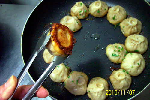 榨菜鲜肉生煎包