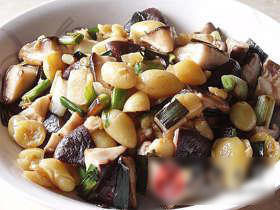 青蒜香菇炒银杏