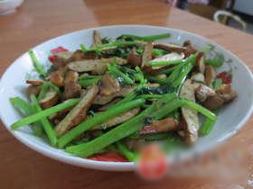 五香豆腐炒芹菜
