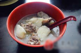 淮山炖老鸭汤