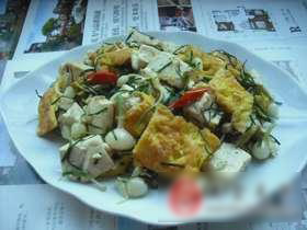 小根蒜鸡蛋炒豆腐