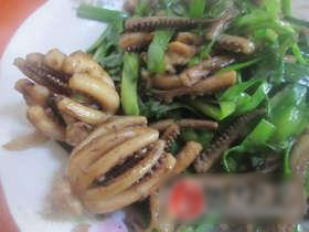 鱿鱼爪炒韭菜