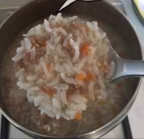 1岁宝宝辅食～胡萝卜牛肉粥