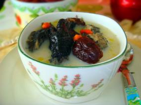 好吃的鲜奶乌鸡汤特色做法大全_菜谱-2345美食大全